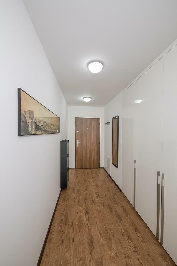Apartment Near City Centre With Parking Place Prag Exterior foto