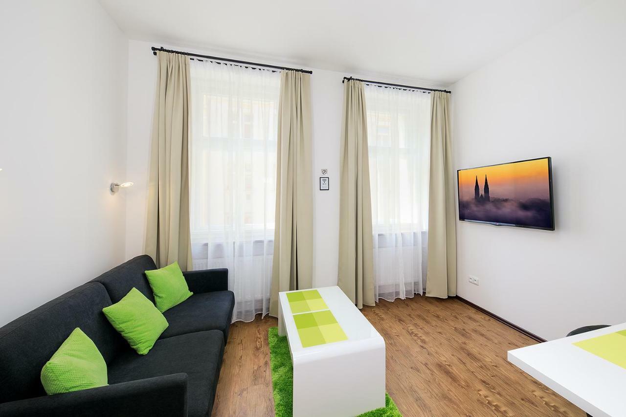 Apartment Near City Centre With Parking Place Prag Exterior foto