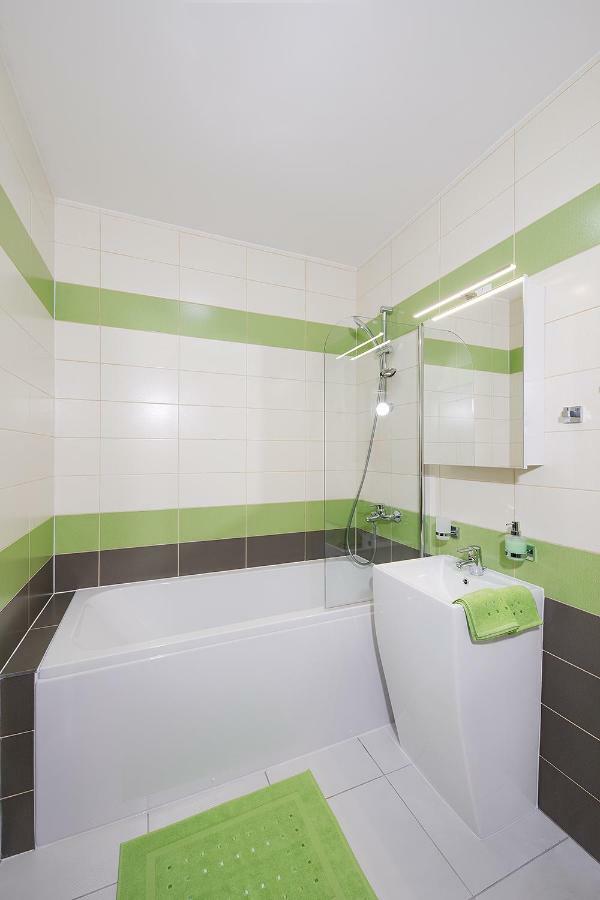 Apartment Near City Centre With Parking Place Prag Exterior foto